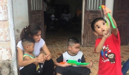 Người chồng ly dị vợ vụ trao nhầm con: 'Tôi mua đường sữa cho con đầy đủ, không áo gấm đi đêm'