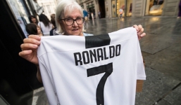 Sự thật về việc Juventus bán áo Ronaldo 24 giờ là đủ nửa tiền mua CR7