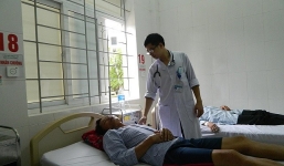 Hà Tĩnh: 4 người trong gia đình nhập viện vì ngộ độc do ăn nấm rừng