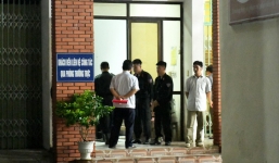 Nhiều cảnh sát cơ động đến Sở GD&ĐT Hà Giang lúc đêm khuya