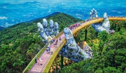 Cầu Vàng Đà Nẵng xuất hiện trên Instagram nghệ thuật nổi tiếng thế giới cùng vô vàn lời khen