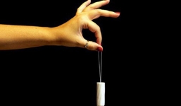 Sốc độc, tử vong vì dùng băng vệ sinh sai cách: Lời cảnh tỉnh từ bác sĩ cho các chị em