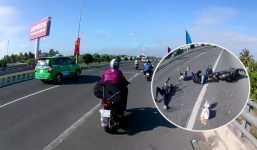 Clip: Phẫn nộ cặp đôi đi SH va vào gia đình chở trẻ nhỏ ngã xuống đường, rồi ‘thản nhiên’ phóng đi