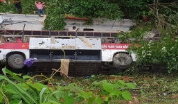 Phó Thủ tướng chỉ đạo khẩn vụ xe khách lao xuống vực ở Cao Bằng