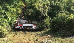 Tạm giữ hình sự tài xế điều khiển xe khách lao xuống vực ở Cao Bằng