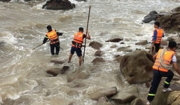 1 người tử vong, 1 mất tích khi tắm biển ở Thanh Hóa lúc sóng to