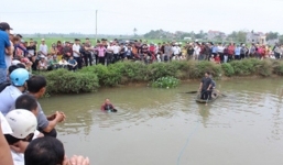 Hai anh em ruột chết đuối thương tâm ở ao nhà