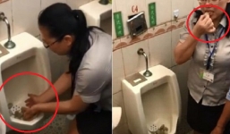 Nhân viên Trung Quốc ăn bánh trong bồn tiểu để chứng minh nhà vệ sinh sạch