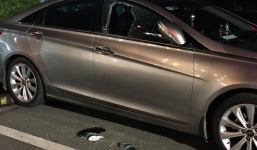 Táo tợn đập cửa kính xe ôtô trong siêu thị, trộm 35 triệu ngay trước camera