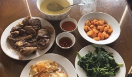 Đăng ảnh mâm cơm có tôm có gà vẫn kêu đơn giản, cô vợ trẻ bị hội chị em nhảy vào ý kiến