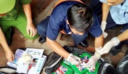 Khám container chở phế liệu, phát hiện 100 bánh cocaine