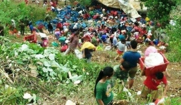 Chính quyền lên tiếng về thông tin người dân Quảng Bình hôi của sau khi xe chở hàng gặp nạn