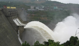 Miền Bắc sắp đón một đợt mưa lũ mới trên diện rộng, Thủy điện Hòa Bình mở một cửa xả đáy