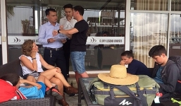 5 du khách Tây Ban Nha bị lừa mua tour 'ma' vịnh Hạ Long