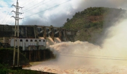 Sáng 30/7, thủy điện lớn nhất Nghệ An xả lũ