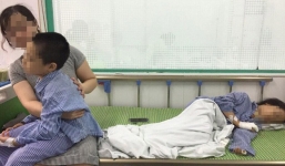 Cứa cổ vợ và 2 cháu, cầm dao dính máu cướp xe người đi đường để bỏ trốn