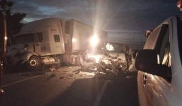 Tai nạn thảm khốc giữa xe rước dâu và container, chú rể và 12 người tử vong