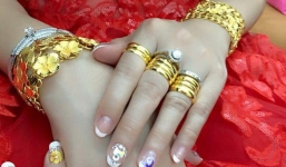 Trót nhờ mẹ đẻ giữ giúp vàng cưới, chồng tỏ ra khó chịu, nói mẹ vợ ích kỷ, liên tục đuổi vợ ra ở riêng vì ứng xử kém