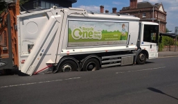 24h qua ảnh: Mặt đường tan chảy do nắng nóng 40 độ C ở châu Âu