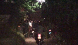 Xe ôm công nghệ nghi bị cướp và sát hại dã man tại bãi đất trống