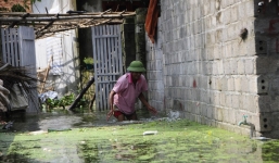 700 người dân mắc bệnh nước ăn chân và đau mắt đỏ vì ngập lụt nhiều ngày ở Chương Mỹ