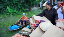 Nội thành Hà Nội 'thoát' ngập sâu sau nhiều ngày lo lắng, đê tả Bùi hạ báo động vỡ, tràn