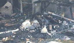 Cháy lớn thiêu rụi căn nhà ở Vĩnh Long, chủ nhà thoát chết trong gang tấc