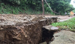 Thêm 15 hộ dân ở Hòa Bình có nguy cơ sạt lở phải sơ tán khẩn