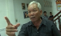 Khởi tố 3 cha con cho vay nặng lãi cầm dao dọa công an đòi tang vật