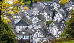 Freudenberg - Thị trấn độc nhất nước Đức với hàng chục nhà trông như 1, tìm nhà gian nan chẳng khác gì “mò kim đáy bể”