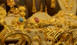 Giá vàng hôm nay 3/8/2018: Vàng tụt xuống đáy sâu do ảnh hưởng của USD