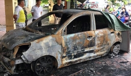 Xe ô tô của đại úy CSGT bị đốt cháy rụi trước cổng trụ sở công an