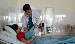 Nữ nhân viên shop quần áo bị đâm nhiều nhát khi đang bán hàng