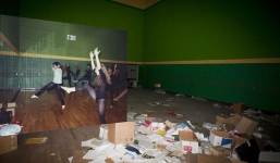 Về thăm trường cũ nhưng tất cả mọi thứ đã bị đập phá, chỉ còn 1 đống đổ nát, cảm giác đó thực sự rất đau lòng!