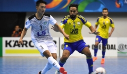 Đội bóng Việt Nam oai hùng lách vào tứ kết châu Á sau màn rượt đuổi ngoạn mục