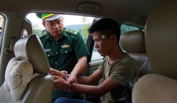 Bắt giữ nam thanh niên vận chuyển 3.000 viên ma túy từ Lào về Việt Nam