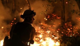 Cháy rừng lan rộng ở California: Mỹ tuyên bố 'thảm họa nghiêm trọng', huy động ngân quỹ liên bang