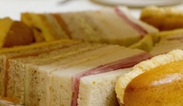 12 điều luật kì quái về chuyện ăn uống ở Mỹ: Lấy dầu mỡ từ cửa hàng hay tặng socola quá bé sẽ bị phạt tiền