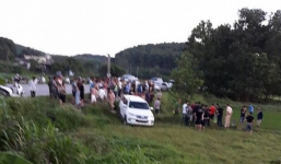 Cảnh sát nổ súng vây bắt nhóm người đi ôtô nghi chở ma túy húc xe CSGT để trốn thoát