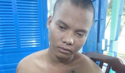 Thanh niên ngáo đá mang bình gas đốt nhà chú ruột, cầm dao rượt chém nhiều người