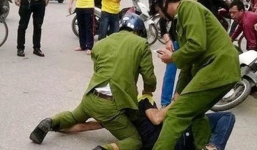 Bị mời về trụ sở, người đàn ông chửi bới rồi tấn công cảnh sát