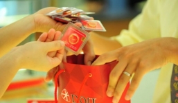 Giá vàng hôm nay 7/8/2018: Giảm mạnh, xuống sát ngưỡng nhạy cảm