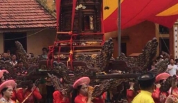 Lẻn vào di tích lịch sử ăn cắp cổ vật