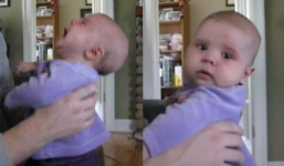 Dỗ con nín khóc bằng cách lạ lùng, bố chẳng ngờ con gái nổi tiếng khắp thế giới đến cả sao Hollywood cũng quan tâm