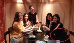 Hoa hậu Ngọc Hân khoe ảnh sinh nhật Mai Phương Thúy nhưng bụng Tú Anh mới là tâm điểm của bức hình