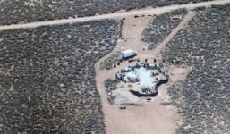 Tiết lộ chấn động vụ 11 trẻ em bị giam giữa sa mạc Mỹ