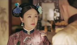 Xuất hiện ở sân bay, 'Hoàng hậu' Tần Lam bị soi nhan sắc đời thường không lung linh như phim