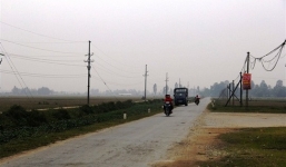 'Nữ quái' cho bà cụ đi nhờ xe rồi cướp luôn tiền chính sách