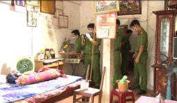 Hiện trường đầy ám ảnh vụ con trai nghi sát hại cha mẹ già và cháu ruột ở Vĩnh Long