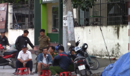 Tiểu thương tá hỏa khi người đàn ông độc thân chết trên sạp bán thịt heo